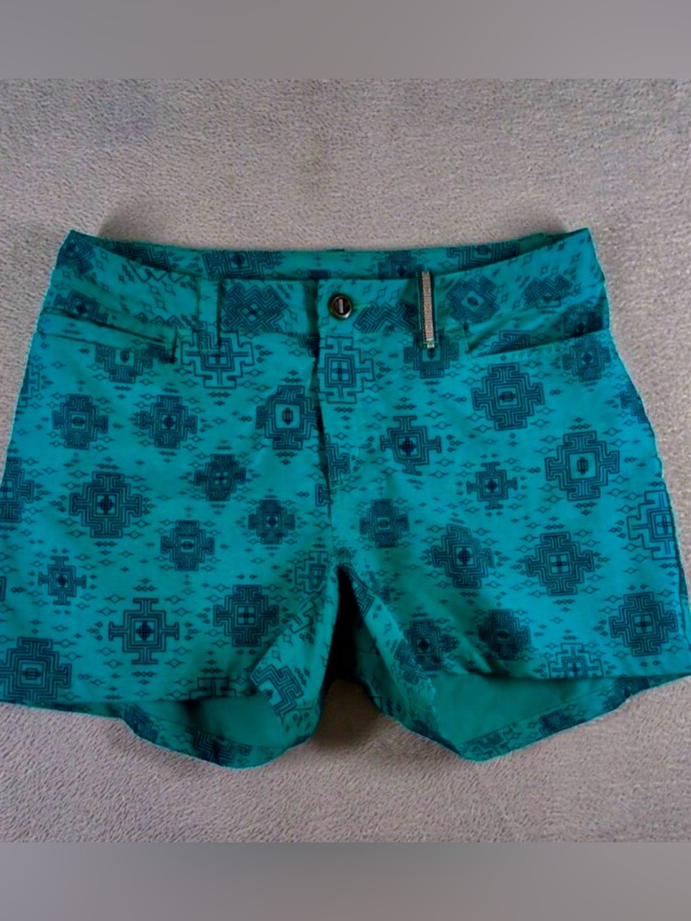Sherpa Adventure Gear Shorts Women's 6 Green Ikat pattern Quick Dry Athletic